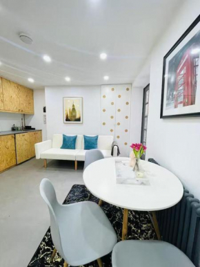 Charming 2Bd Modern Flat with Garden In Little Venice